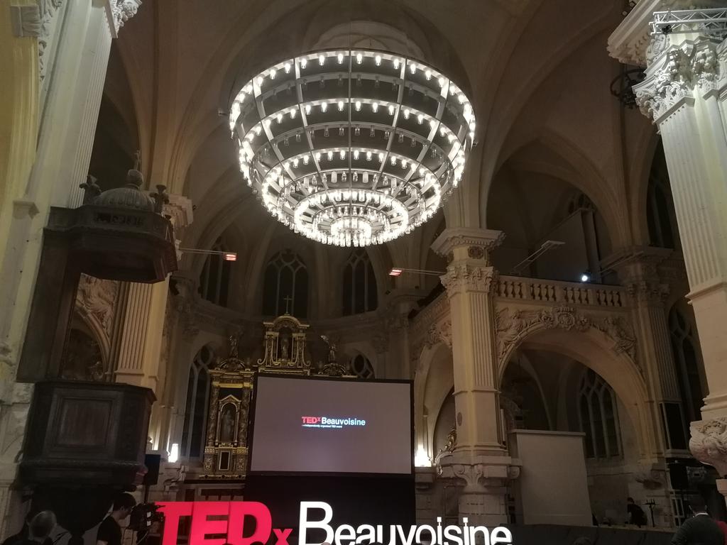 kevin_emo_dev's tweet image. @foreachcode débarque au premier @TEDxBeauvoisine :D !