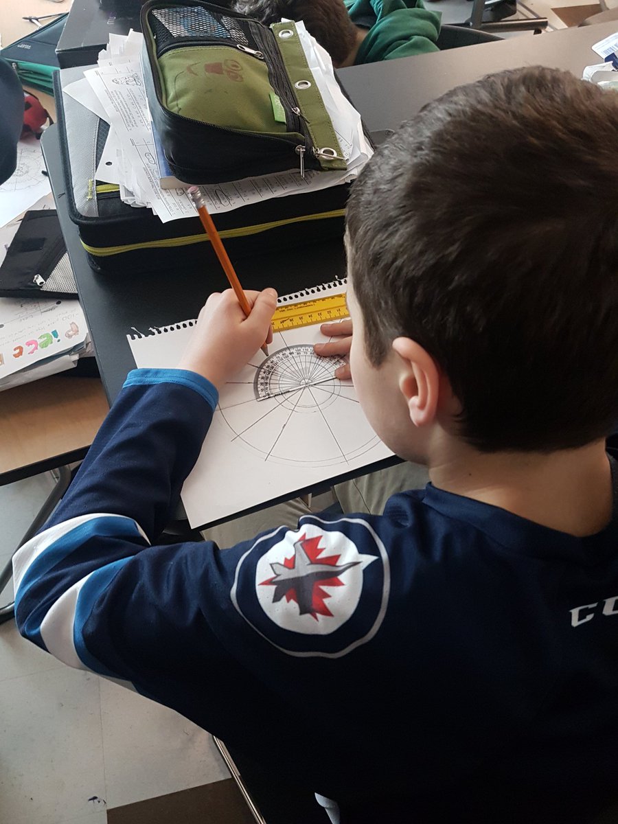 mskjust's tweet photo. Math class mandalas to practice our circle geometry #grade7 #math #art #crosscurricular #zenmusic @WDPrattSchlCBE https://t.co/sQJfARLABQ