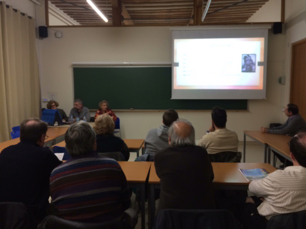 Clubdefotoadh's tweet image. En el coloquio que nos ofrecen los descendientes nos trasladan a otra época. Gracias @ExtensionUAH