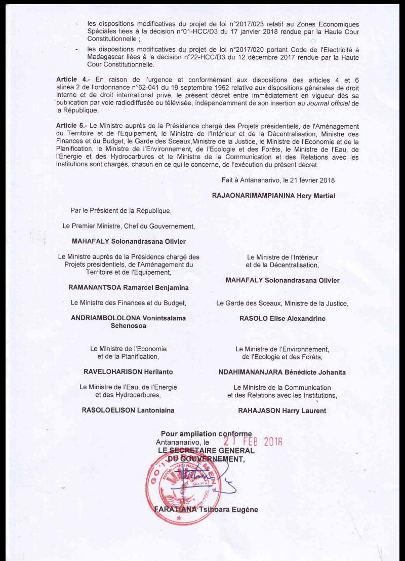 ZIDSONADRIEN's tweet photo. #Madagascar. 
Le Parlement est convoqué en session extraordinaire à partir du lundi 26 février 2018.
La durée de la session extraordinaire ne peut excéder douze (12) jours pour l'examen et l'adoption des 13 projets de loi. https://t.co/16OzGNr9Wo