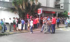 #Venezuela | Abuelos priorizan comprar alimentos antes que medicinas ow.ly/JyYu30iyGg3