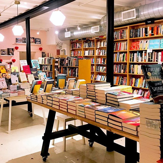 hellochelly's tweet photo. Wishing I was at a bookstore instead of at my desk. .
.
.
#igdaily #igbooks #photooftheday #bookish #bookstore #indie #indiebookstore #bookstagram #bookshelf #latergram #instadaily #brooklyn #newyork #nyc #newyork_ig #love #colorful #bookslover #booksof… https://t.co/8dwhBnO2aI https://t.co/dZ0WZSrVTR