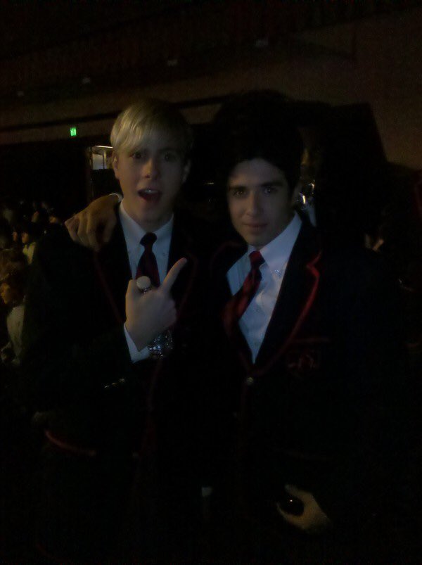 todaysr5history's tweet photo. Today (February 22) in 2011, Riker was on set with the Warblers 😎❤️💙 #OhYeah https://t.co/xQuv93ALgs