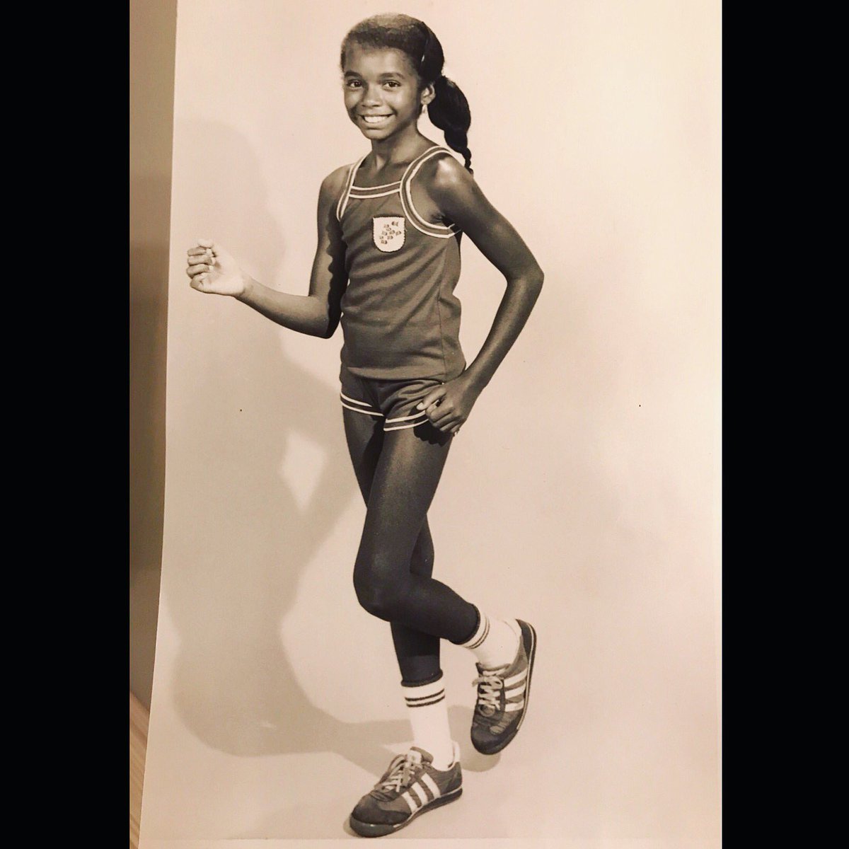 KarenShevaEva's tweet photo. #TBT Hey look everybody! I’m running!🤦🏾♀️ #modelingfail #veryfirstphotoshoot #mistakesweremade #throwbackthursday https://t.co/AWKnXqUmg3