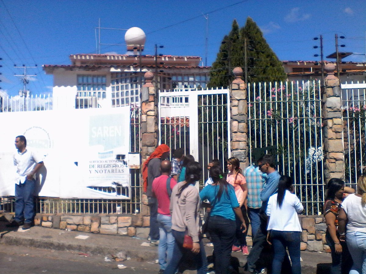 #Venezuela | Colas y retrasos en el Saren violan derechos de los usuarios en Guárico (+Audio) ow.ly/PK7B30iyGOH
