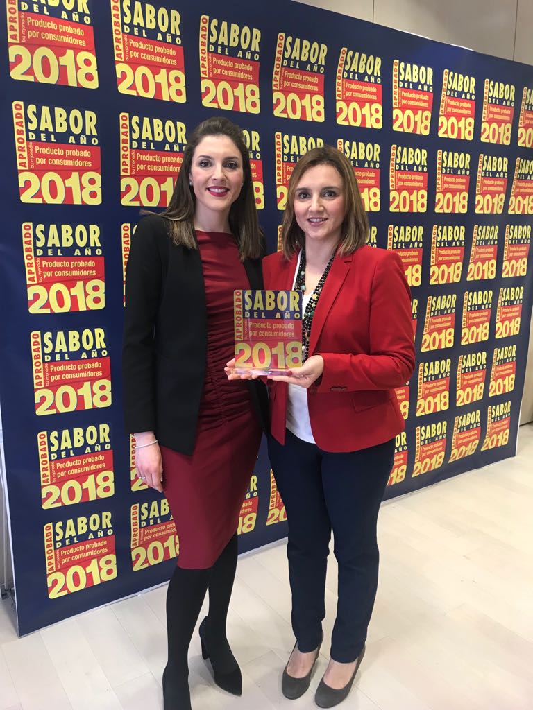 Esta mañana ha  tenido lugar la entrega de los Galardones Sabor del Año 2018. Al acto  han acudido las hermanas Vercher en representación de BOLLO  INTERNATIONAL FRUITS. Con gran satisfacción recibimos un premio A NUESTRA PASIÓN POR EL SABOR que  agradecemos de corazón.