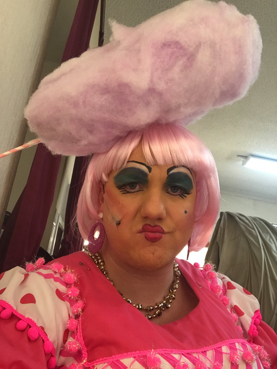 thegavinnelson's tweet image. Show number 4!! Here we go! #pantotime #weekinadressisenough