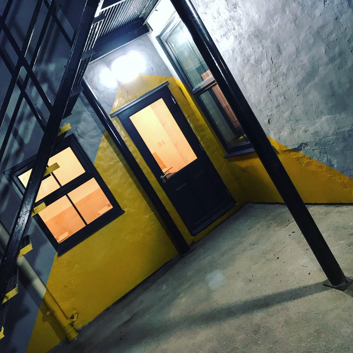 We’ll be here ‘til late so that you can come in tomorrow! ✌🏻