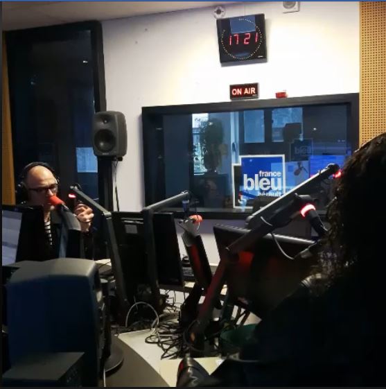 1OOpour1OOFans's tweet image. Journée promo à #Montpellier pour @ObispoPascal et @OliBlackstone qui étaient en direct sur @bleuherault dès 17H dans #CaVautLeDétour 
Vidéo à (re)voir :
↪️facebook.com/FranceBleuHera…