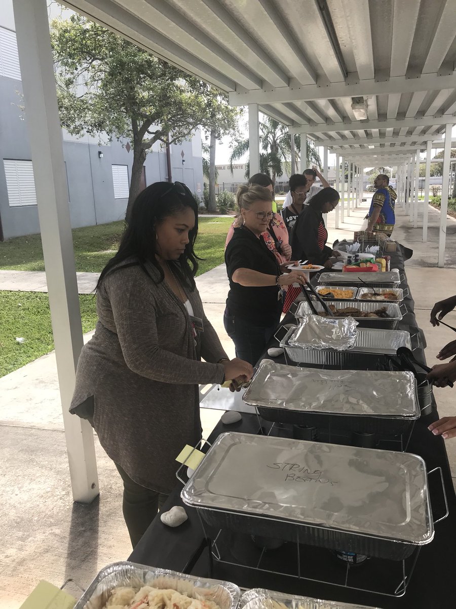 McNicol Middle (McNicolHawks) Twitter