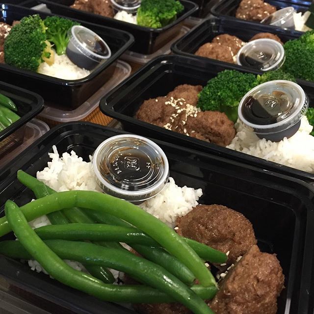 greenbitescafe's tweet photo. Meatballs? Why not! Order online or on the phone. #mealprep #portioncontrolled #fitness #loseweight #weightloss #gymfood #24hourfitness #fitfam #bucketlistbody #biggestloser #goldsgym #competitionprep #npc #twitter #greenbitescafe https://t.co/Y22bBALEpm https://t.co/pqkGm53ujq