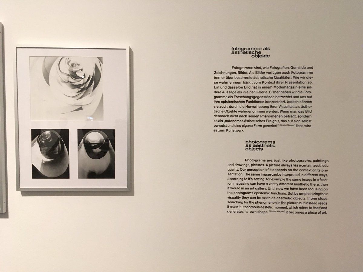 bolognalab_HU's tweet photo. #ForschendesLernen in Aktion: Die Ausstellung #VerborgenesLicht im #Fotomuseum zeigt Ergebnisse studentischer Forschung zu Theorien des Sehens im Q-Tutorium #Fotogramme #StudentResearch @HumboldtUni https://t.co/YdogCJOzxn