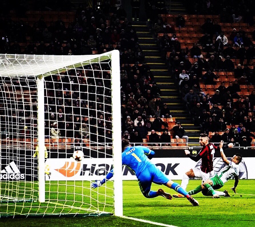 F_MilanOvunque's tweet photo. #EuropaLeague - #MilanLudogorets 1-0: decide #BORINI. È FINITA a #SanSiro!
#Milan agli ottavi di finale!

#UEL #ACMLUD 🔴⚫️ #weareacmilan #forzamilanovunque https://t.co/pRXCkCOZTi