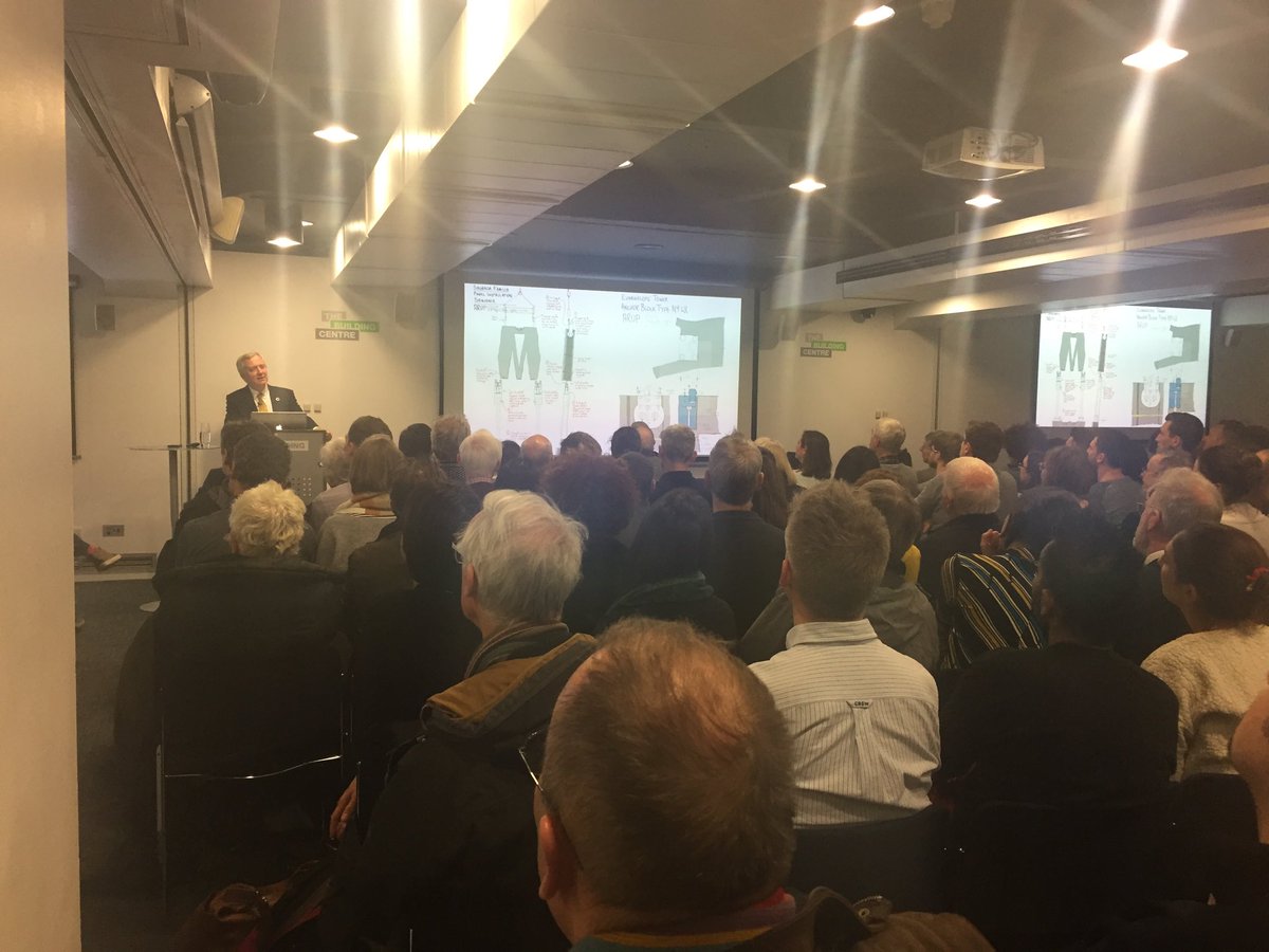 A very full house for Completing La Sagrada Familia talk at the Building Centre tonight. Fascinating project #Gaudi