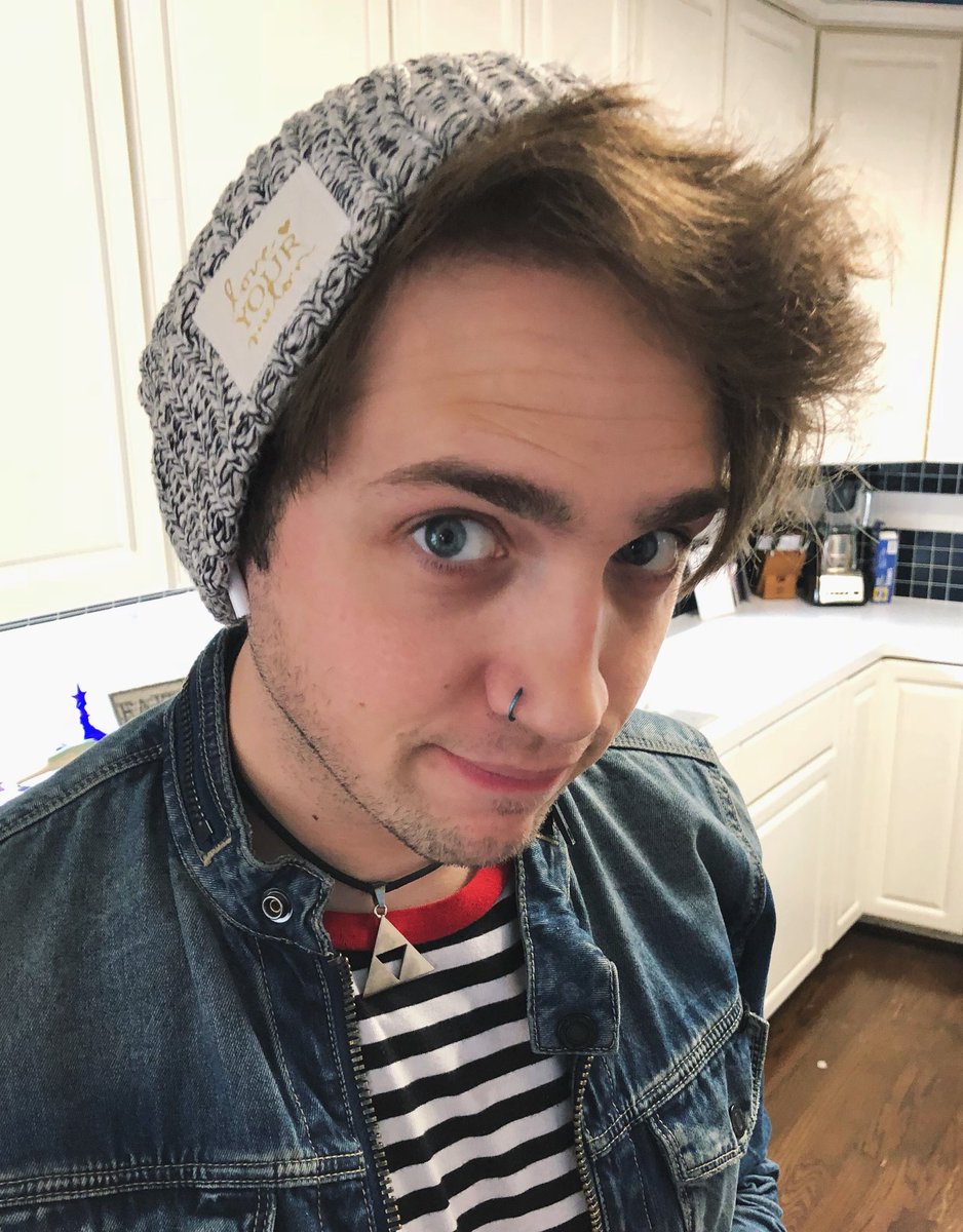 waterparks's tweet photo. @LOVEYOURMELON 💟 https://t.co/2rY0zPfZ7k