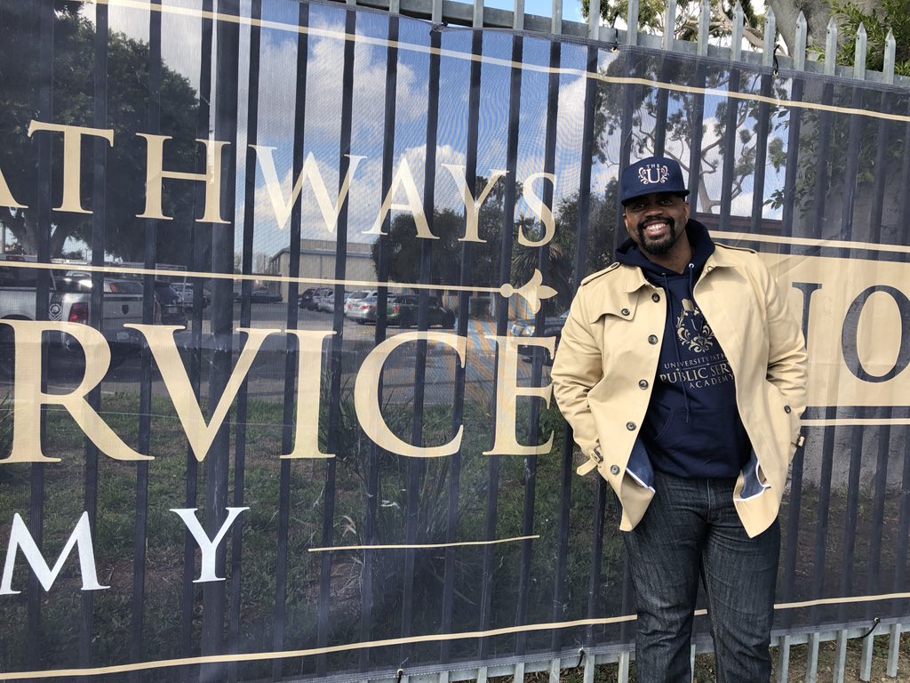 motherofchips's tweet photo. At the new University Pathways Public Service Academy with Principal Amen Rahh on the Drew MS campus. Wow!  What a vision!  @LAUSD_PLLD #laasc #app https://t.co/0A5l8SJlEF