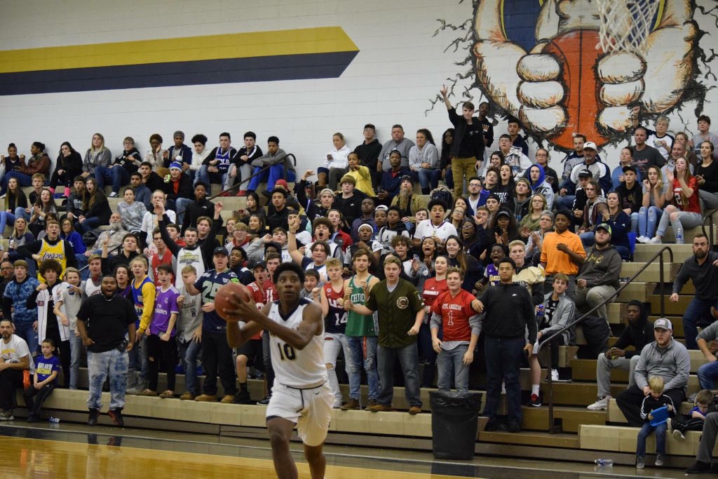 Fhs_Pep_Club's tweet photo. FILL THE STANDS TOMORROW!!! Counting on our dawg pound to get everyone pumped up during the game, get your tickets tomorrow during RISE! #sixthman @JustusTyler88  @FHSBasketball11 @Dawgs_Athletics https://t.co/UjMTG5UtCD