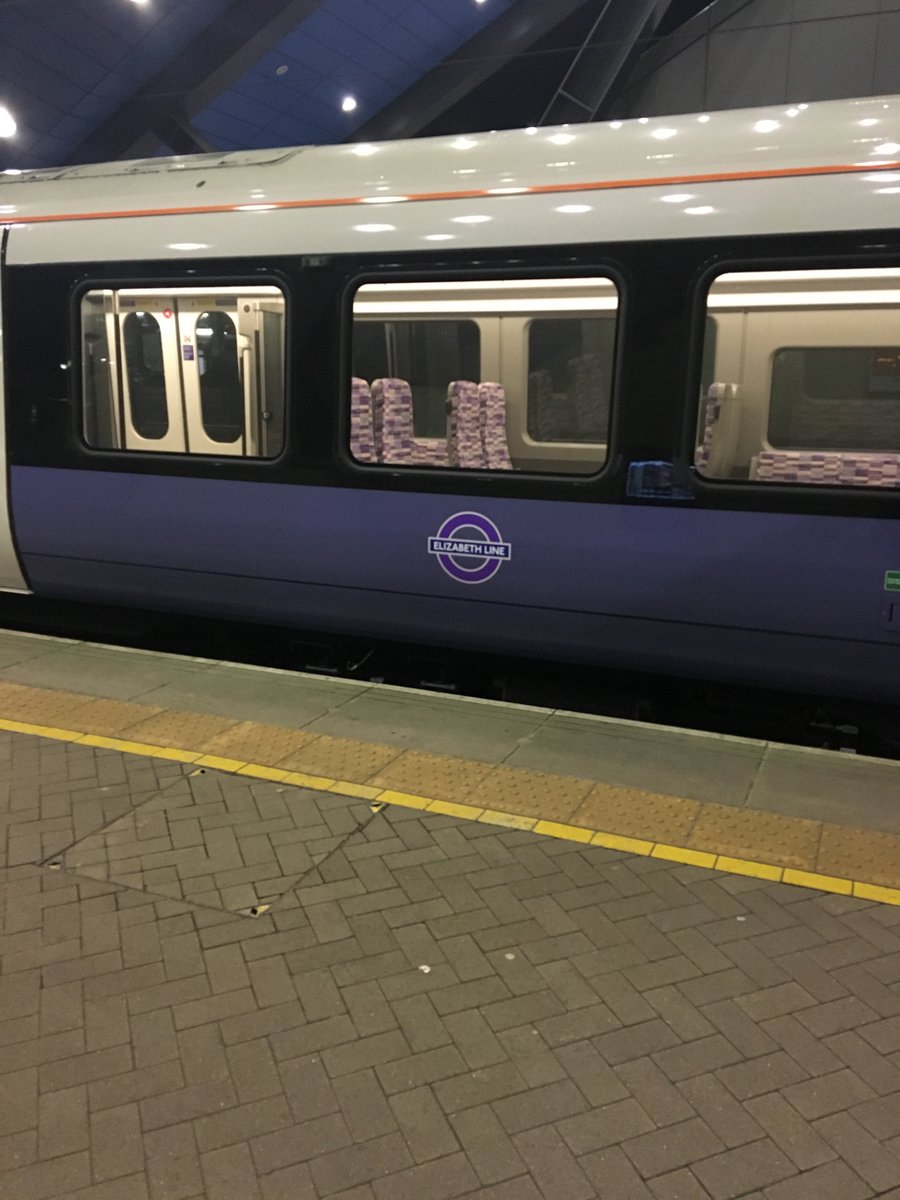 troubannlock's tweet photo. @geofftech cross rail spotted in reading last night, with the correct roundel. https://t.co/HHnZsAfsjN