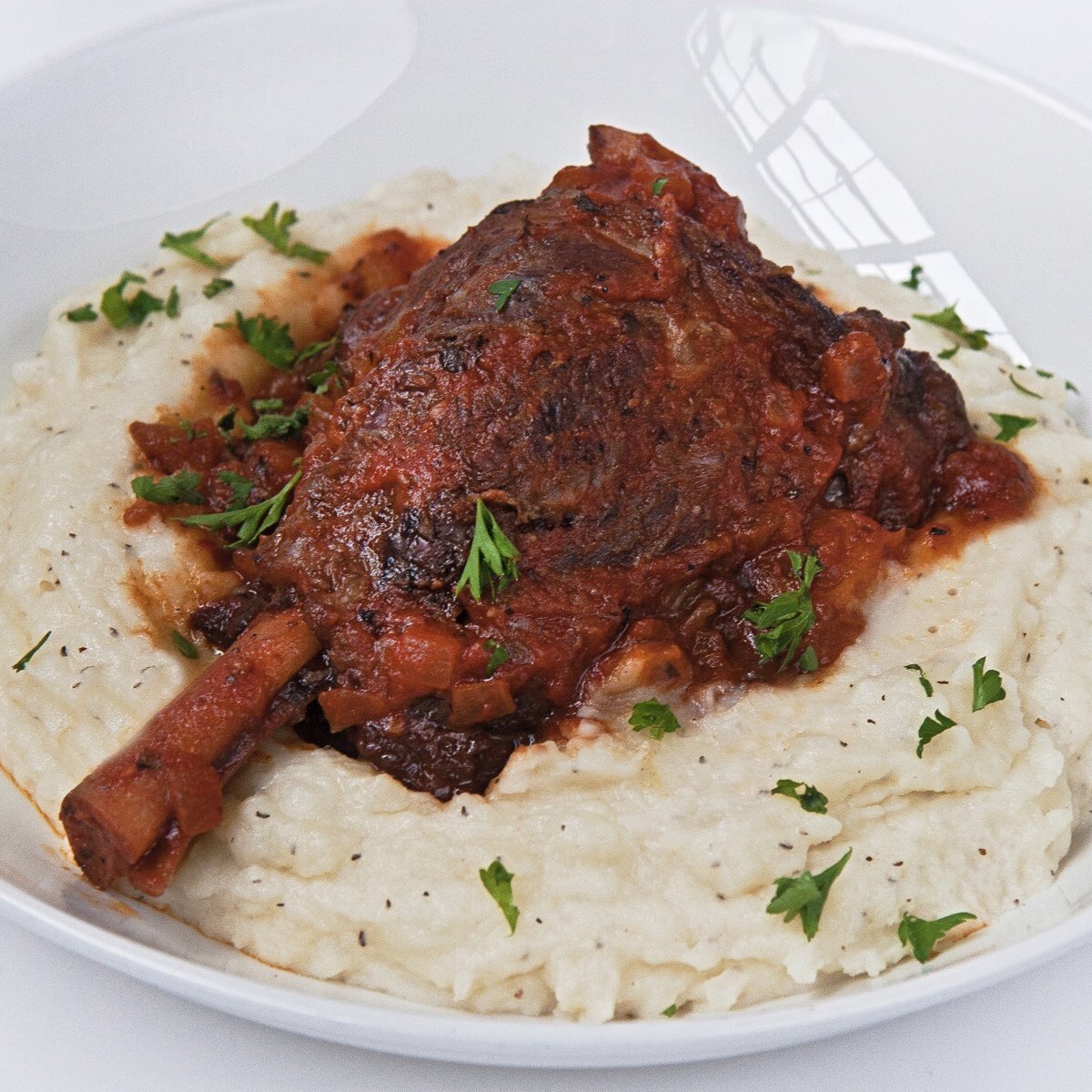 MinasMiami's tweet image. Lamb so tender it falls off the bone, potatoes so creamy they’ll melt in your mouth... Been thinking about dinner since lunch!! #OssoBucco #comfortfood