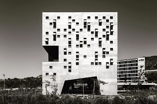 duquemotta's tweet photo. Facultad Economía UDP. Foto: @fernandogguerra. #university #udp #campushuechuraba #concrete #hormigon #rhgh #duquemotta #architecture #educationalarchitecture #chileanarchitecture #arquitecturaeducacional #arquitectura #architecture #archdaily #archilove… https://t.co/3ypl0QYnKT https://t.co/HRJkN3foWw