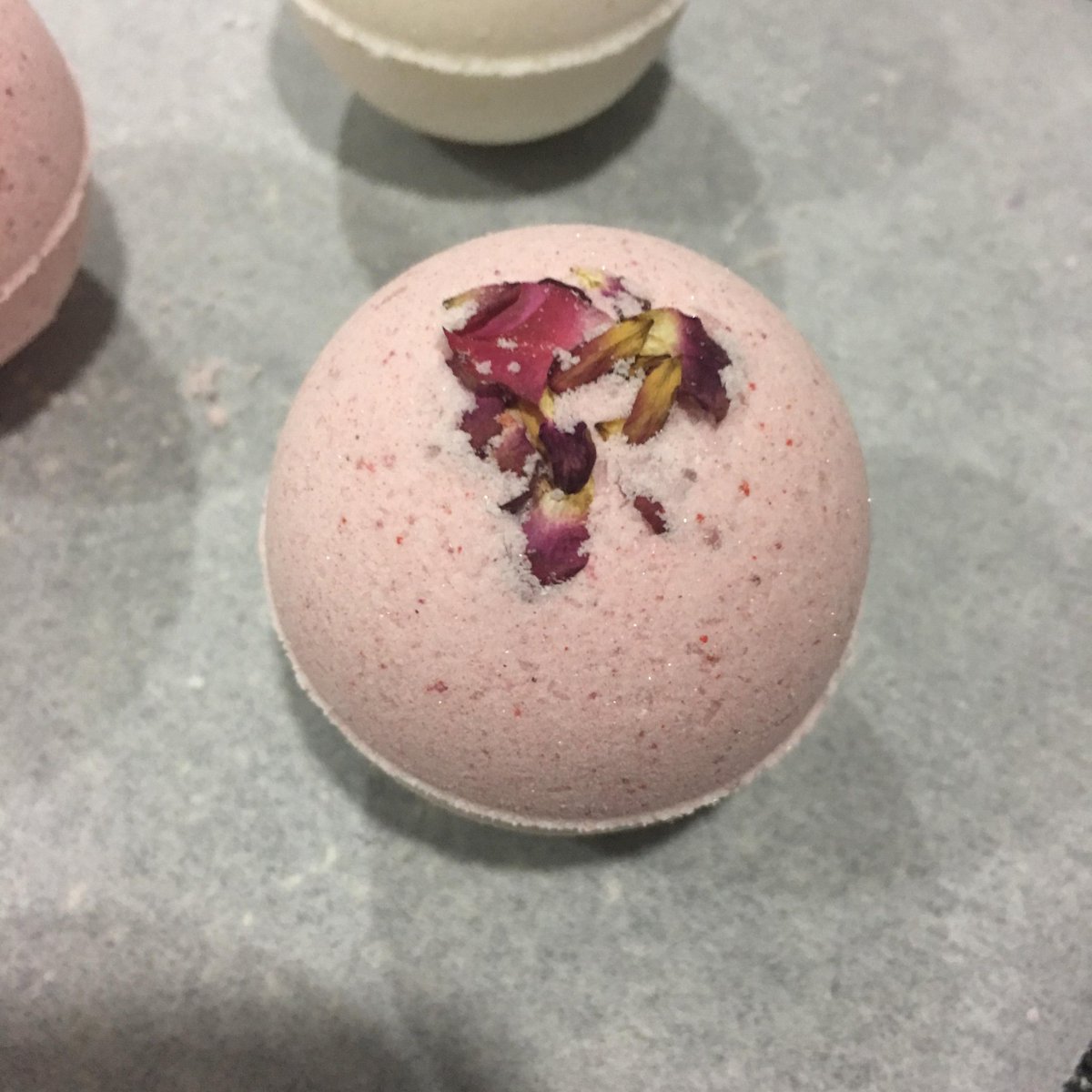 MagdaGeld's tweet image. Check out my Brand new adventure &amp;amp; its so far just fun.  Please support my Small business.  m.facebook.com/naturalessence…