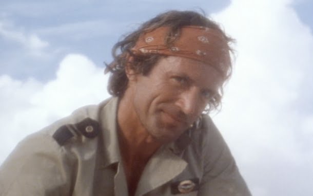 dantelechat's tweet photo. #LanceHenriksen es el representante de la autoridad definitivo. A cualquier edad. En cualquier película.
#NowWatching #Piraña2 #PiranhaPartTwo https://t.co/6Oo8AFCJW0
