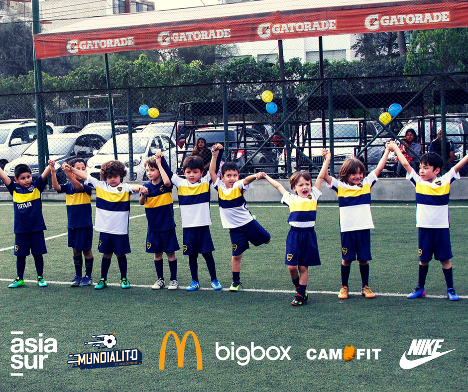 bocajuniorsperu's tweet photo. #ClausuraDeTemporada2018 💛💙
Sede: Las Palmas y Cayma ☀⚽
Invitamos a los padres y alumnos a
participar de nuestra tradicional
clausura de temporada
Tendremos la presencia de:
💪 #Camofit ✔
⚽ @Nike ✔
📸 #AsiaSur ✔
🎁 #Bigbox ✔
🏆 #Mundialito ✔
🍔 @McDonalds_PER ✔ https://t.co/jVDtUuvjg9