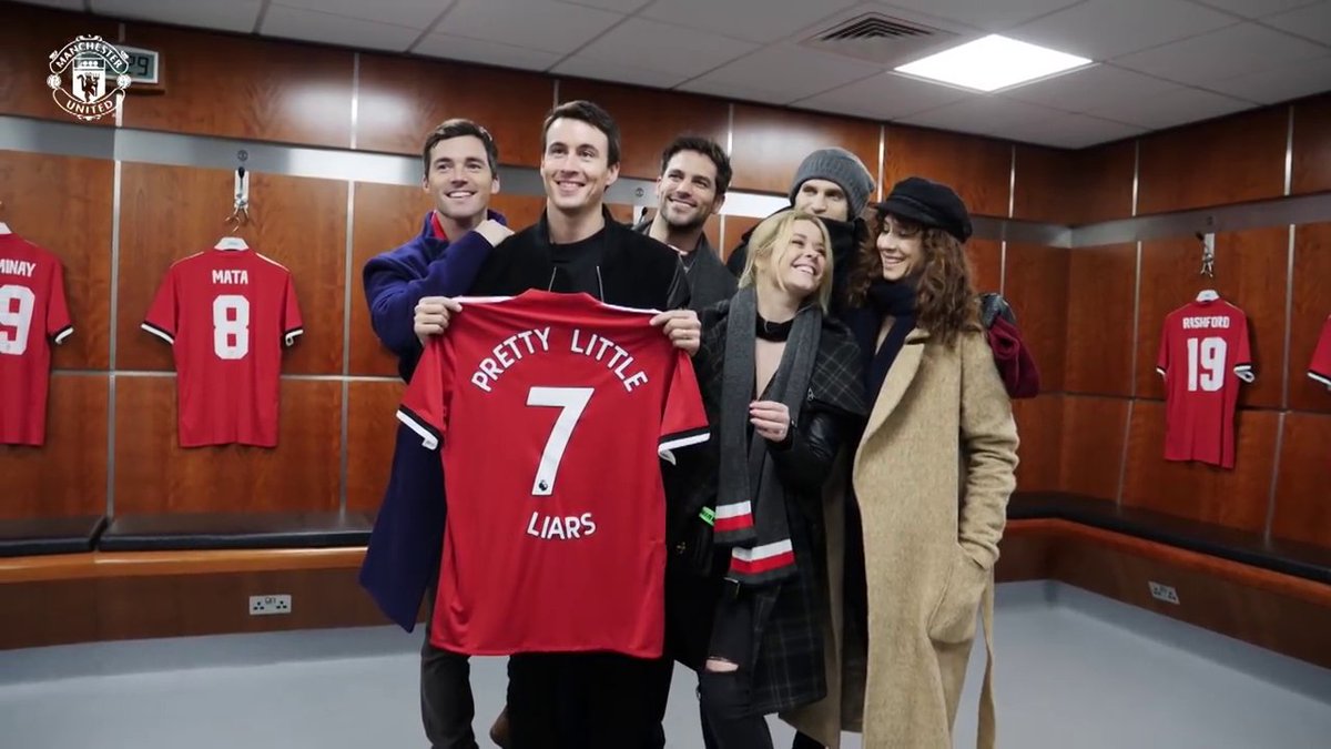 PLL_random's tweet image. #VIDEO

La visita del #PLLCast al estadio del #MancheserUnited

Para ver el video pincha en el enlace
⬇️⬇️⬇️⬇️
youtu.be/oyB72Y8JMvo