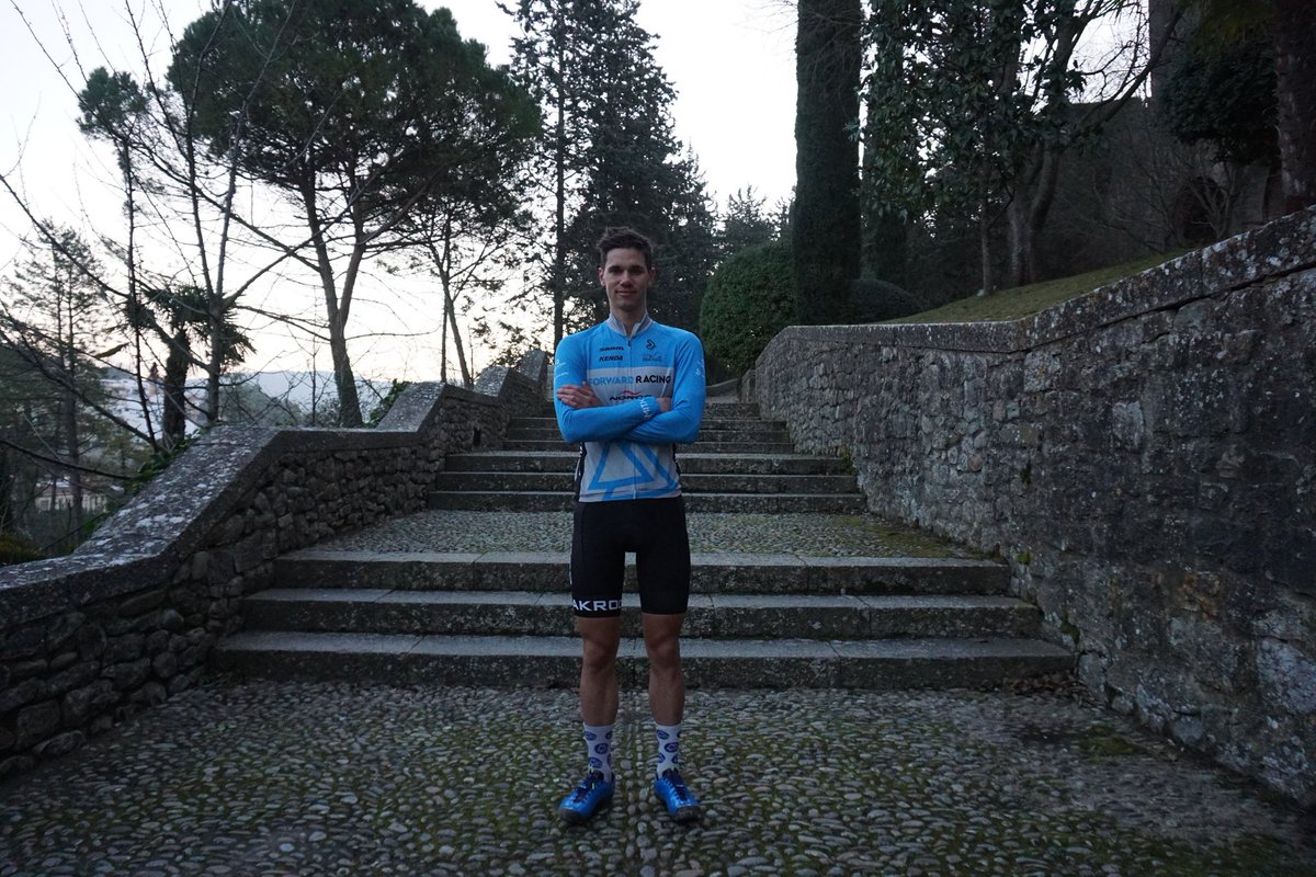 fwdracingmtb's tweet image. #NewKitDay and @andrewlespy is stoked about it!!! #JakrooCanada