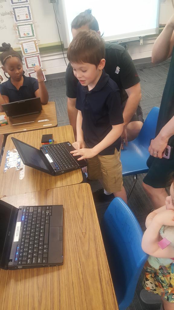 RM20NWES's tweet image. #codetothefuture #epicbuild2