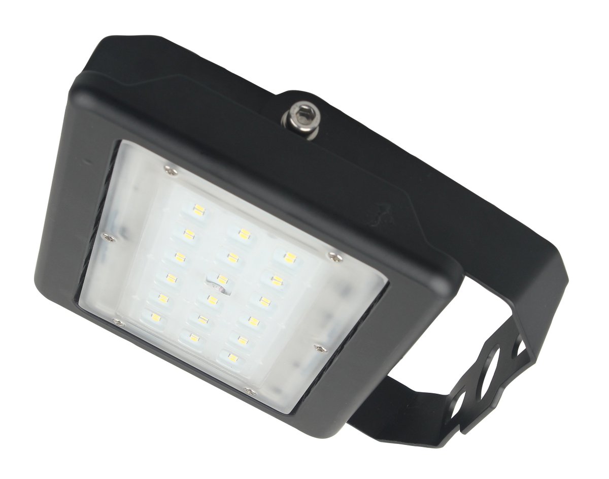 Flood lights all ship free.  15 watt, 30 watt, &amp; 50 watt.  #amazonprimewishesitcouldhang #wholesaledoneright