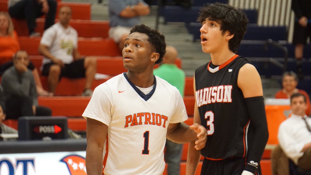 RobGCreative's tweet photo. Regional HIGHLIGHTS🏀🏀‼️‼️   @warhawkbball vs @PatriotHoops      https://t.co/EjRVoQvo33                                           @JMHSAthletics @madisonhawktalk @PHSRedNation @PatriotPioneers @jay_V1llan1 @AaronDarab @Hecht1Hecht @littlejohn0412 https://t.co/iMBw4qvfpu
