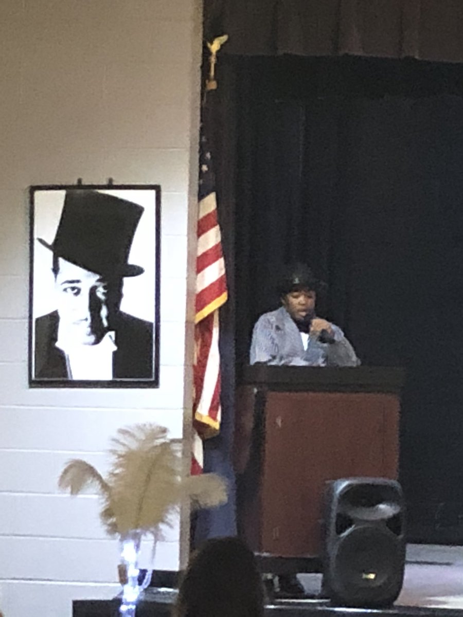 leea2006's tweet photo. @MtGallantElem took a step back to the 1920’s...@kabril81 brought music and history together https://t.co/1V3MNqBmf3
