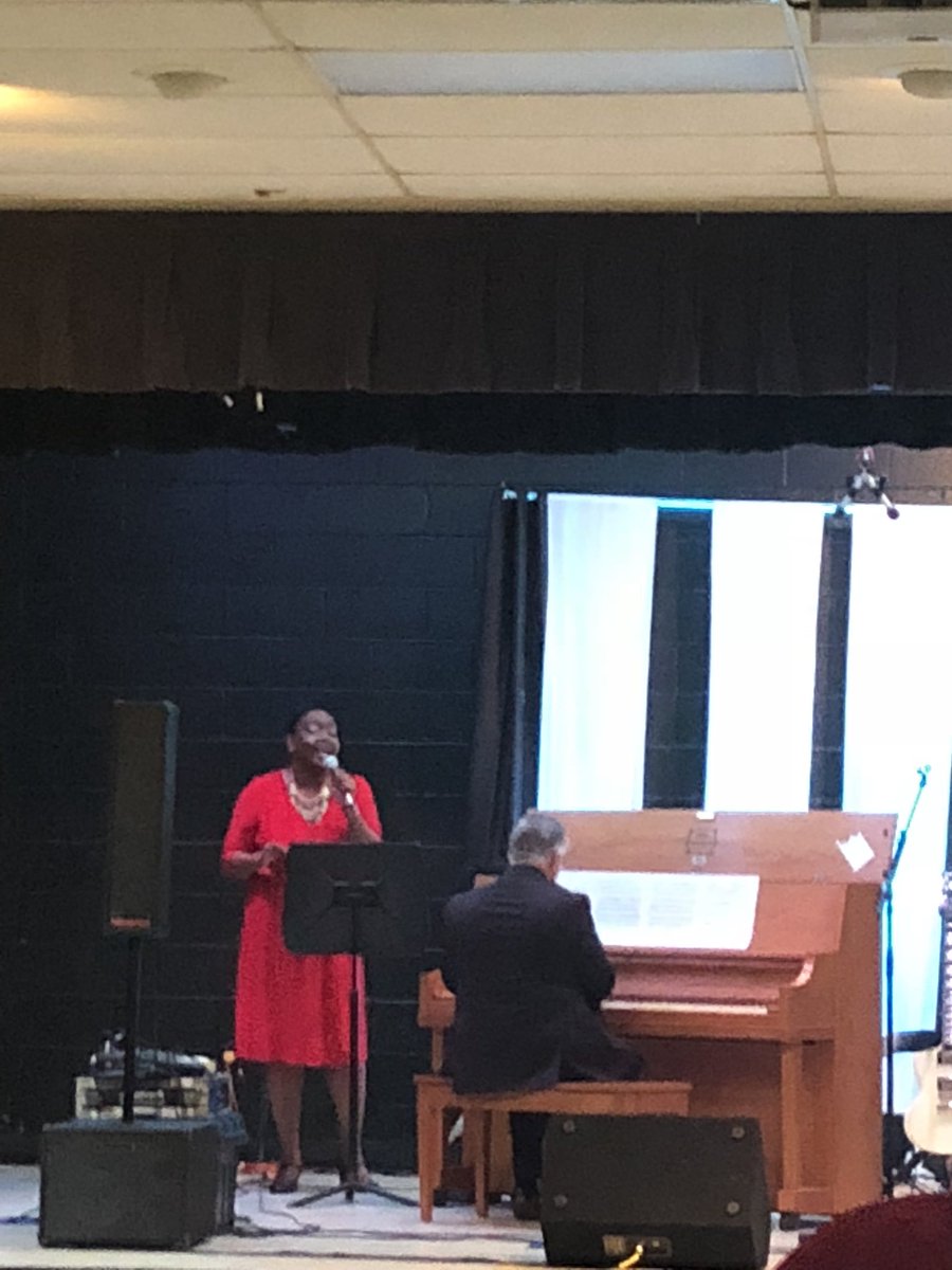 leea2006's tweet photo. @MtGallantElem took a step back to the 1920’s...@kabril81 brought music and history together https://t.co/1V3MNqBmf3