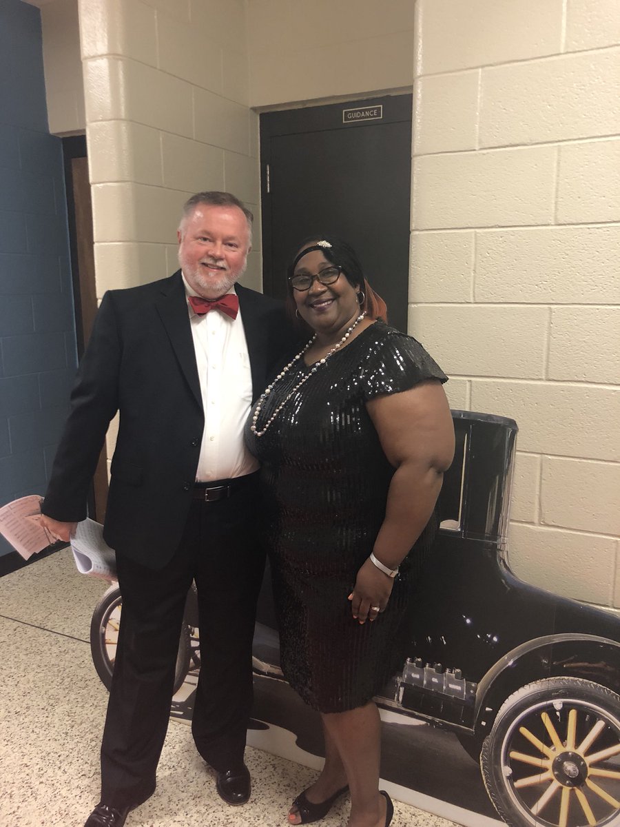 leea2006's tweet photo. @MtGallantElem took a step back to the 1920’s...@kabril81 brought music and history together https://t.co/1V3MNqBmf3