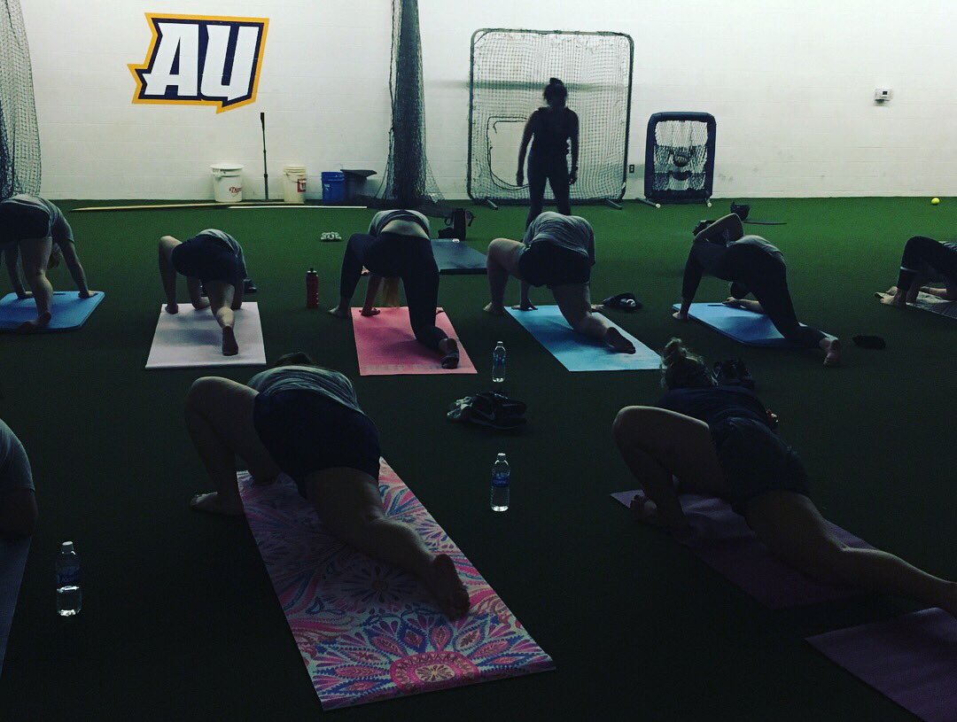AverettSoftball's tweet photo. When your pregame practice and pregame yoga is on point โ๏ธ #readyforthisweekend #theamazingrace https://t.co/DHh2NCN0m0