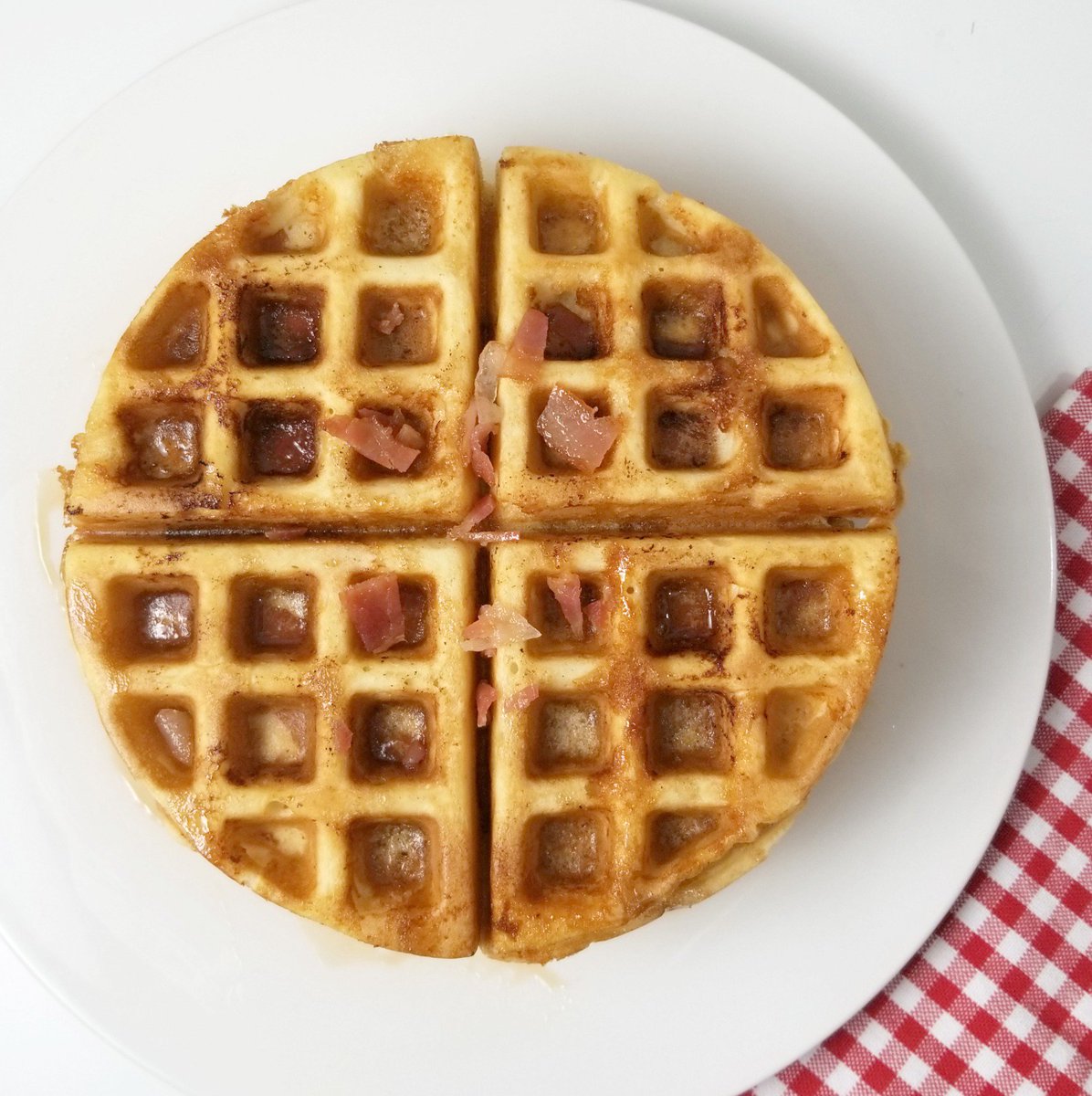 aliciamarie112's tweet image. Maple Bacon Stuffed Waffles using @Krusteaz Belgian Waffle Mix shar.es/1LXMs1 #ad #Krusteaz #BreakfastForDinner