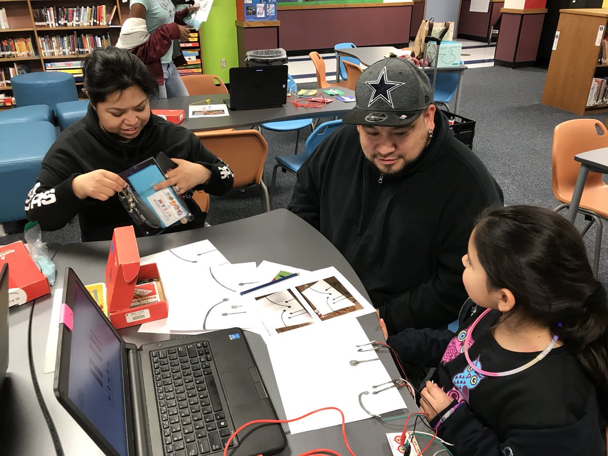BluebonnetRRISD's tweet photo. Kids and parents tinkering with Makey Makeys in the library - having fun with potatoes @BBssoto1 @RRISDTech #rrisdtech #rrisd1family https://t.co/7WgAJcKKqD