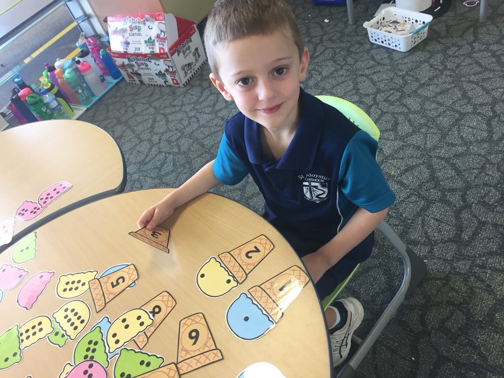 KinderW17's tweet photo. Friday Maths Games this morning: @KinderLP17 @KinderG18 https://t.co/9IjHRW1gxo