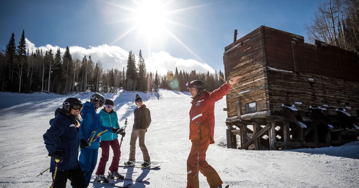 ErikaFWiggins's tweet photo. Visiting a new ski resort?? Feeling a bit lost? Here are some tips! - How to Navigate a New Mountain -  https://t.co/PrL1MLW6fV #skiing #skivacation #skiutah #LuxuryTravel @skiutah @PCski https://t.co/DBEDisY1uo
