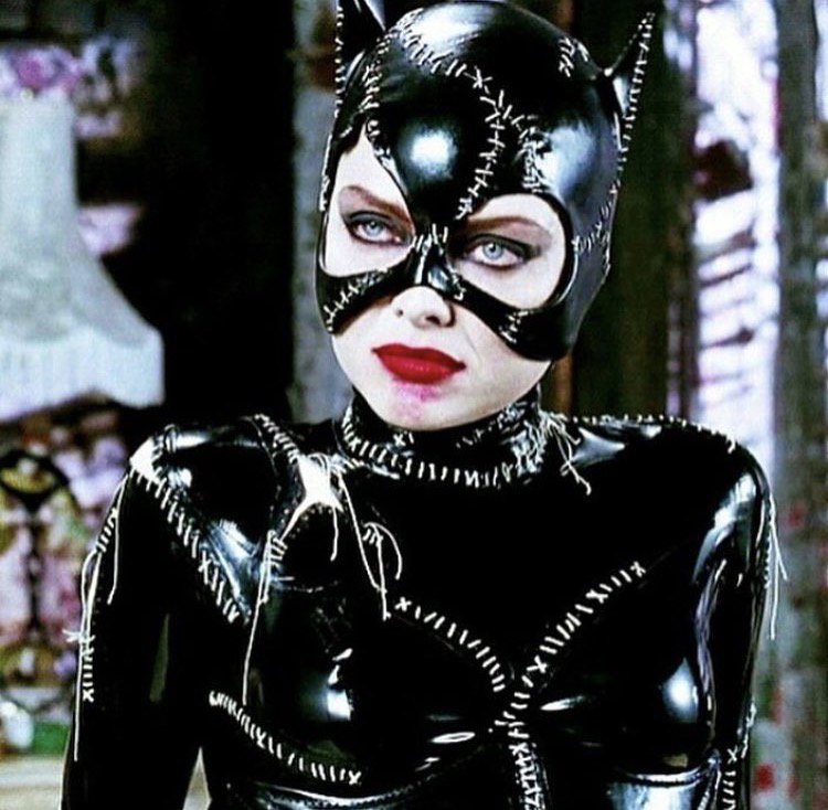 Gotham_SelinaK's tweet photo. Is it Friday yet?! 🐾❤️😼 #mood #ThursdayThoughts #Catwoman #dccomics #batmanreturns #myfavorite 😻 https://t.co/R41FWx1luE