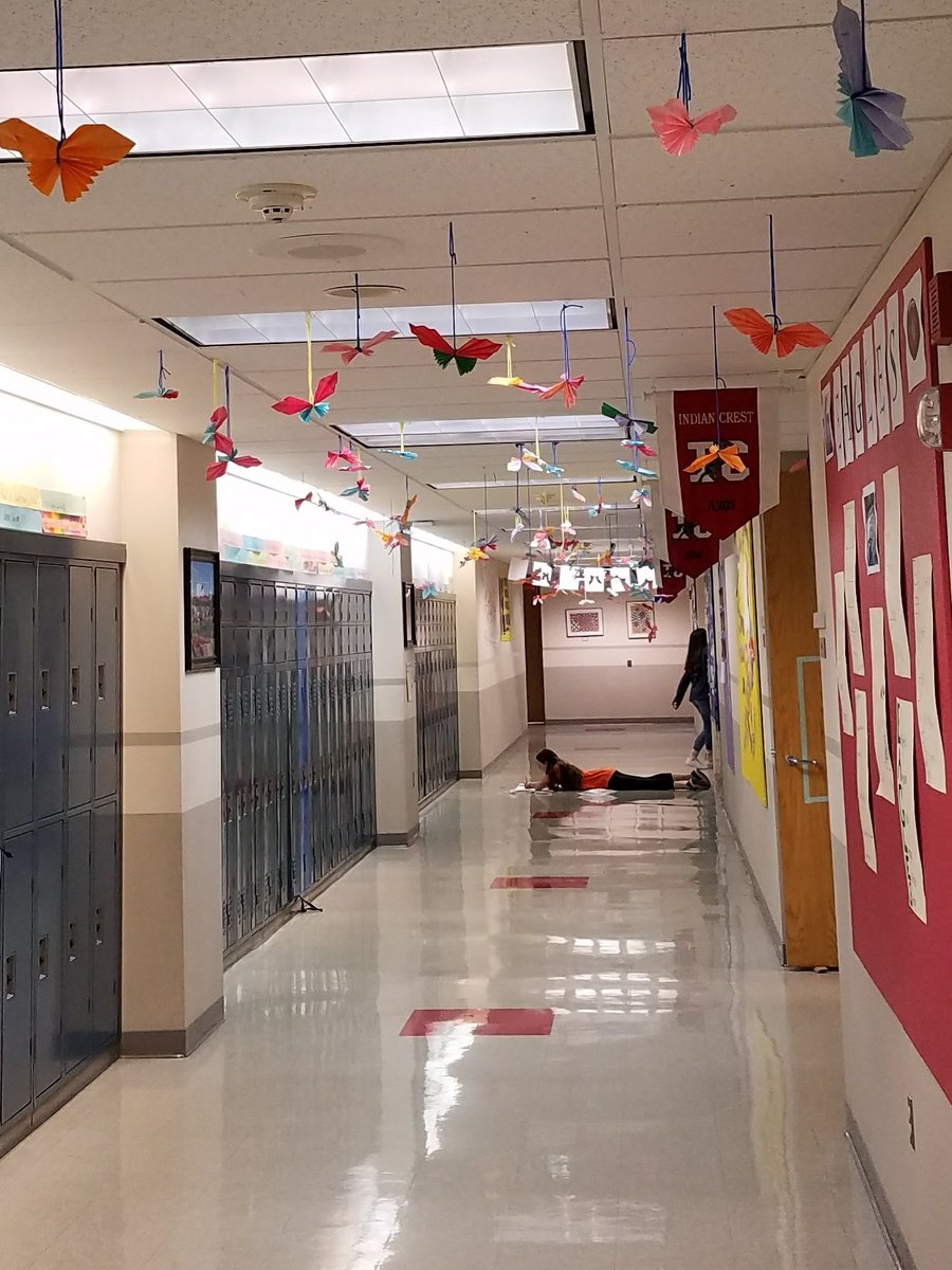 JenWevodau's tweet photo. The entire #TeamConquerors came together today to celebrate Hayley's life. Her love of the butterfly stroke filled our hallway. @SASD_IC @kmccoy_sasd @jmmiller_sasd https://t.co/CBnp9GPR4i