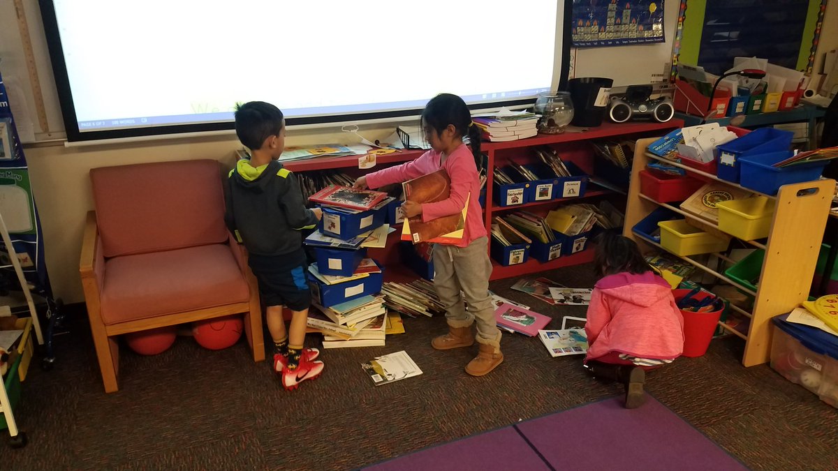 cvtigersKA's tweet photo. #Kindergarten Ss used  #communication #collaboration #creativity &amp; #CriticalThinking to solve a problem! We watched a video about Ormie the Pig trying to get cookies off of the top of a fridge. (Video link below) https://t.co/QsXJObgdxu https://t.co/W6CLTaOtTW