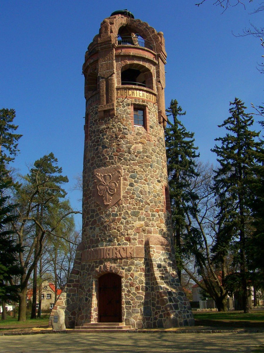 Glockengeist's tweet photo. Bismarck towers across Germany~
Around 240 towers were built between 1869 and 1934 to honour Germany's first chancellor, Otto von Bismarck.
About 170 remain today.

Below: Bismarck towers in
Aachen
Göttingen 
Rathenow
Spremberg https://t.co/Nr8qELFXXa