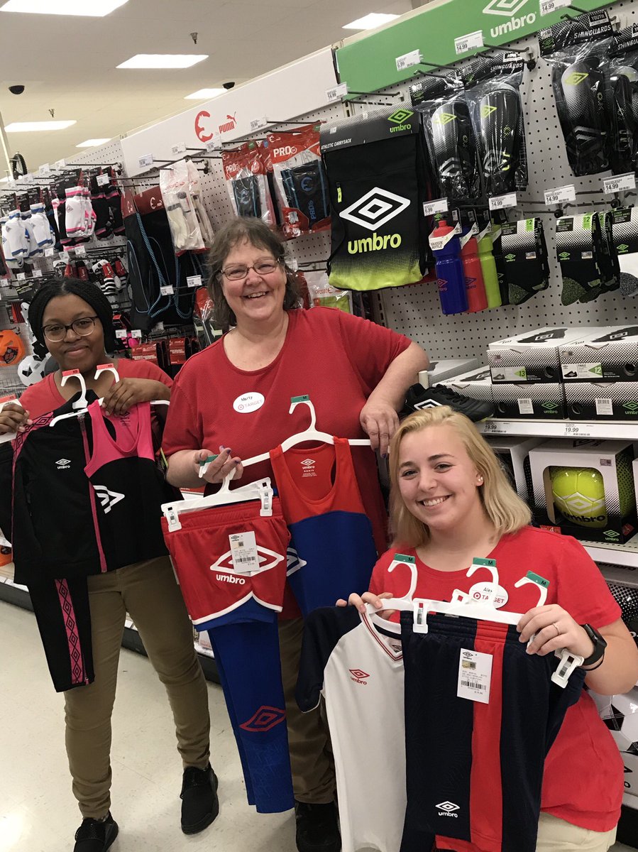 audreyglore1's tweet photo. Such a fun evening huddle. Took a minute to recognize Robert in electronics for his green AAR for February, and learned how to sell Umbro in Apparel and in Sporting Goods. #88fun @franetrain13 @Katemard1 @Jammin881 @smhowa @RobArcherSr https://t.co/xRRSdW4NiG