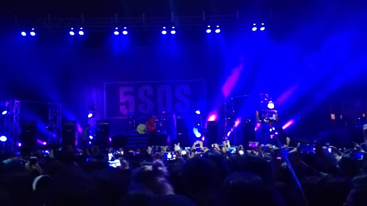 #PeruWants5SOSBack
NECESITO VIVIR ESTO DE NUEVO !!!!!
PLS @Luke5SOS @Calum5SOS @Michael5SOS @Ashton5SOS