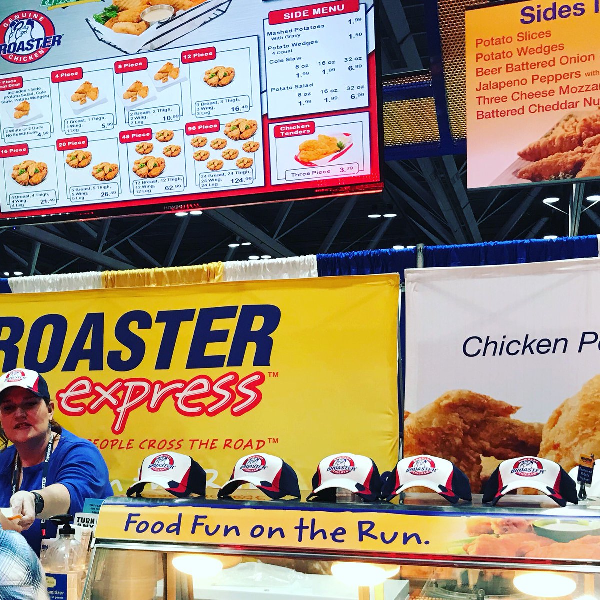 MidwestCo's tweet photo. Broaster Genuine Broaster Chicken and Broaster Express items at the 2018 PACEshow! Come see is at booth #730 tormorrow 9 AM - 1 PM #gbc #gbx #genuinebroasterchicken #genuinebroasterspicy #broasterexpress @broastercompany https://t.co/g8TQoOLDvq