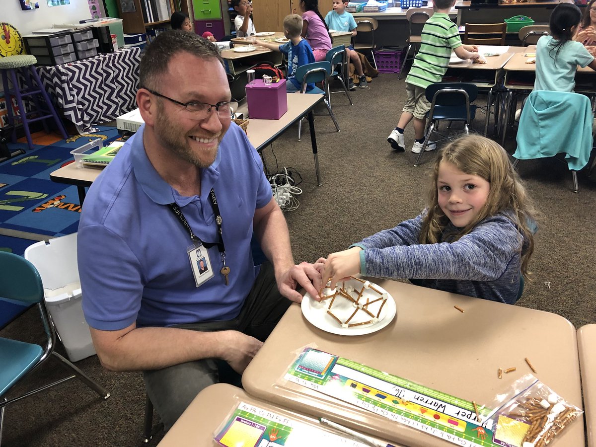 Briarcliff1st's tweet photo. Fun with food! #solidfigures @BriarcliffES #BESKidsFirst https://t.co/Y96NQ39fQ5