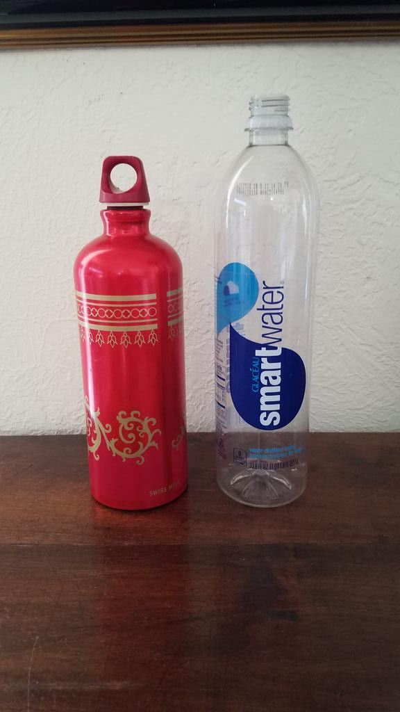 mburnsmath's tweet photo. These two hold the same amt of water. Surprised me. One is about 3-by-7.5"; the other about 2.75-by-9". https://t.co/sgLgskmLh3
