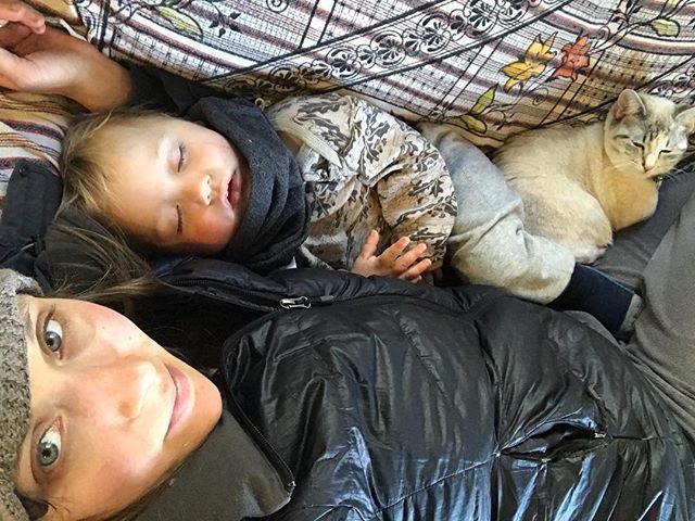 Rest. .
.
.
.
#mamahood #selfcare #momlife #reingerjames #raisingboys #boymom #catsofinstagram #thatsnugglelife #attachmentparenting